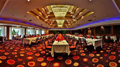 رستوران هتل هما شیراز
